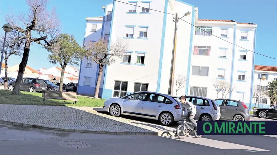 Livre de perigo menino que caiu de terceiro andar em Salvaterra de Magos Livre de perigo menino que caiu de terceiro andar em Salvaterra de Magos