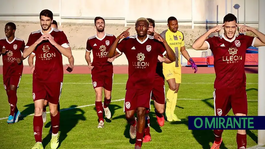 Razia no plantel do CD Fátima devido a salários em atraso Razia no plantel do CD Fátima devido a salários em atraso