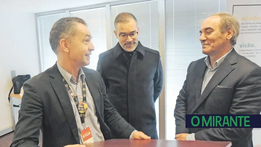 Delegação de directores executivos da AIP visitou fábrica da Secil no Outão Delegação de directores executivos da AIP visitou fábrica da Secil no Outão