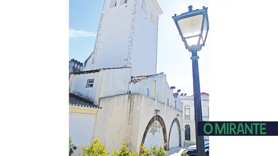 Mais Santarém critica venda da “casa do relojoeiro” aprovada por unanimidade Mais Santarém critica venda da “casa do relojoeiro” aprovada por unanimidade