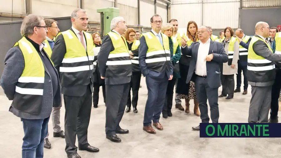Secretário de Estado adjunto e da Economia foi conhecer a Fravizel Secretário de Estado adjunto e da Economia foi conhecer a Fravizel
