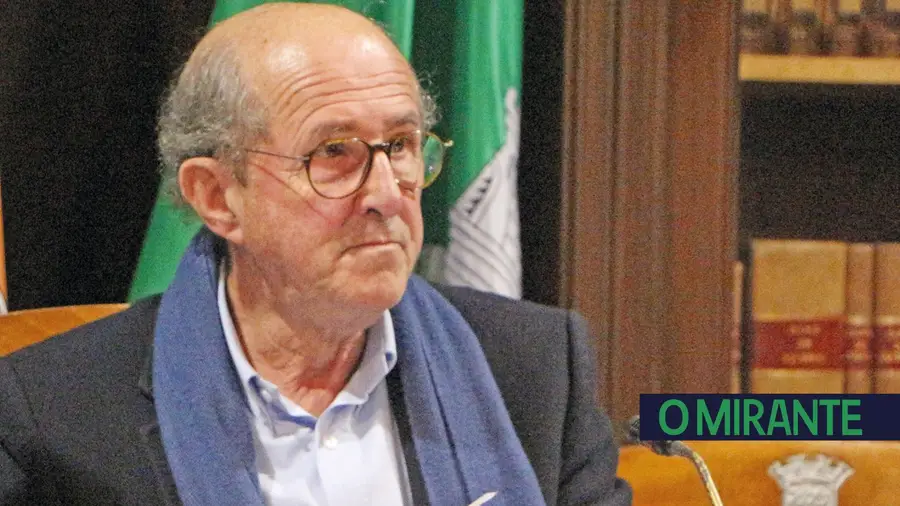 Munícipe de Azambuja enerva Luís de Sousa e motiva guerra verbal Munícipe de Azambuja enerva Luís de Sousa e motiva guerra verbal