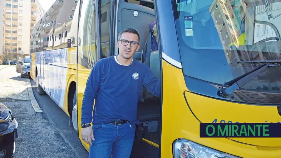 Polícia não quer autocarros estacionados junto a escola  da Póvoa de Santa Iria