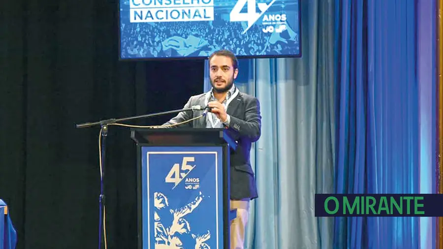 Militantes do distrito de Santarém nos órgãos nacionais do CDS Militantes do distrito de Santarém nos órgãos nacionais do CDS