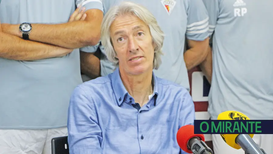 Vilafranquense dispensa o treinador da histórica subida e anuncia novo técnico 