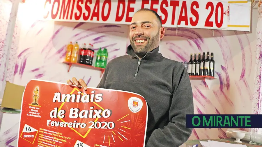 Organizar as festas de Amiais de Baixo a partir de Espanha