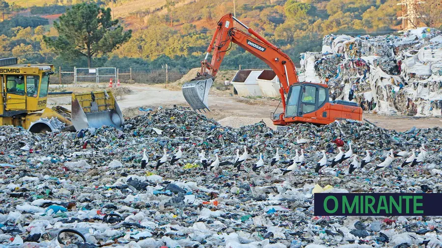 Quercus quer inspecção urgente a lixeira de Azambuja e teme expansão Quercus quer inspecção urgente a lixeira de Azambuja e teme expansão