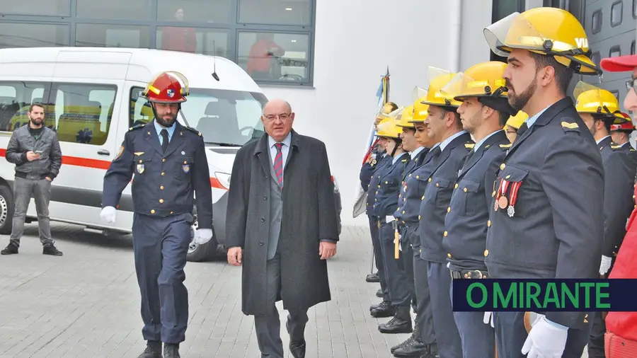 A Associação dos Bombeiros Voluntários de Vialonga A Associação dos Bombeiros Voluntários de Vialonga