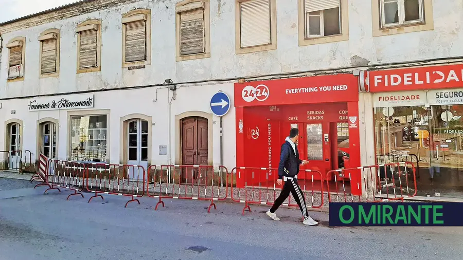 Edifício em risco de ruir no centro do Entroncamento