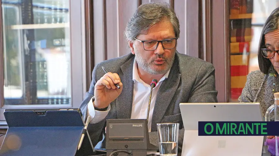 CDU e PS de Azambuja acusam PSD de aproveitamento político com caso do aterro CDU e PS de Azambuja acusam PSD de aproveitamento político com caso do aterro