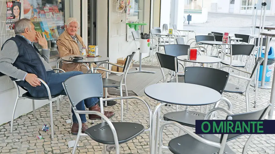População de Coruche antecipa-se ao Governo para pegar de caras o Covid-19 População de Coruche antecipa-se ao Governo para pegar de caras o Covid-19