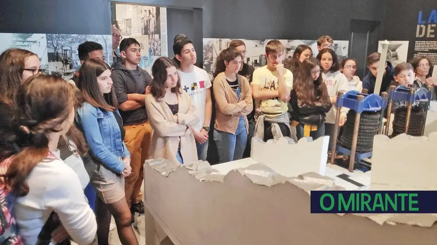 Os alunos do 9º ano da Escola Octávio Duarte Ferreira, de Tramagal Os alunos do 9º ano da Escola Octávio Duarte Ferreira, de Tramagal