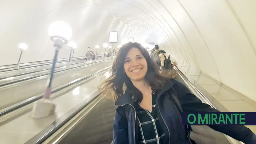 Emanuela Mira é emigrante em Inglaterra onde não existe o verbo desenrascar Emanuela Mira é emigrante em Inglaterra onde não existe o verbo desenrascar