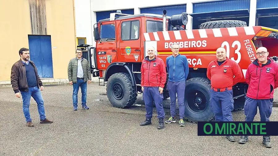 Viatura com 38 anos volta ao combate a incêndios pelos Bombeiros de Alpiarça 