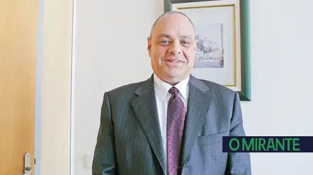As repercussões do confinamento e distanciamento social imposto pela epidemia na Saúde Mental As repercussões do confinamento e distanciamento social imposto pela epidemia na Saúde Mental