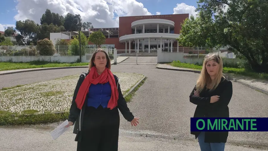 Colégios João de Deus estão fechados mas exigem pagamento de mensalidades Colégios João de Deus estão fechados mas exigem pagamento de mensalidades