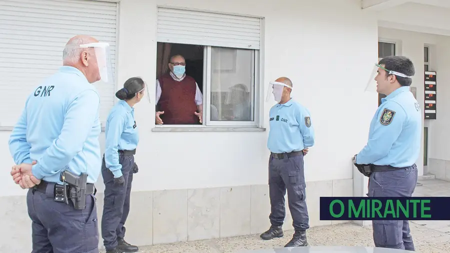 GNR anda a avisar idosos para falsos médicos e enfermeiros GNR anda a avisar idosos para falsos médicos e enfermeiros