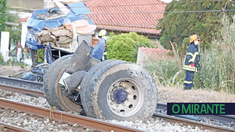 Obras em passagens de nível de Santarém são uma miragem há anos Obras em passagens de nível de Santarém são uma miragem há anos