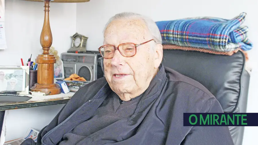 Morreu Joaquim Henriques: o primeiro presidente da Câmara de Alcanena após o 25 de Abril Morreu Joaquim Henriques: o primeiro presidente da Câmara de Alcanena após o 25 de Abril