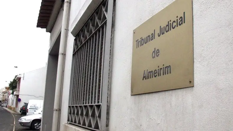 Almeirim investe 500 mil euros em creche e lamenta ausência de acordos com o Estado Almeirim investe 500 mil euros em creche e lamenta ausência de acordos com o Estado