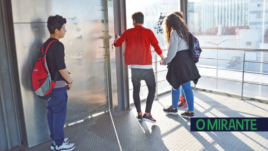 Anomalia deixa estação de VFX novamente sem elevadores Anomalia deixa estação de VFX novamente sem elevadores