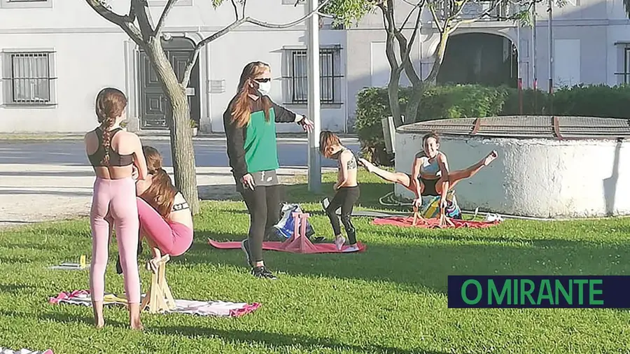 O grupo de ginástica da Sociedade Euterpe Alhandrense O grupo de ginástica da Sociedade Euterpe Alhandrense