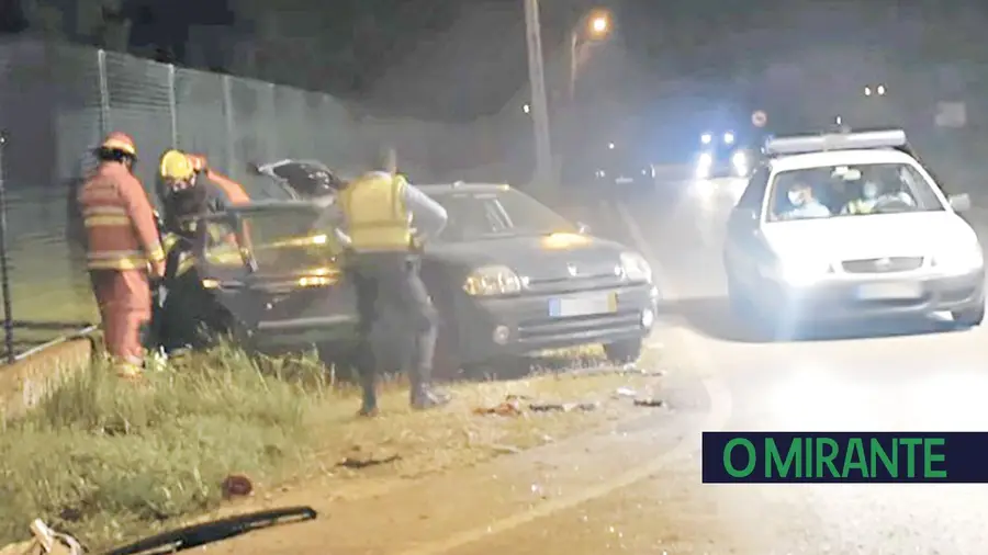 GNR procura condutor que provocou acidente mortal em Samora GNR procura condutor que provocou acidente mortal em Samora