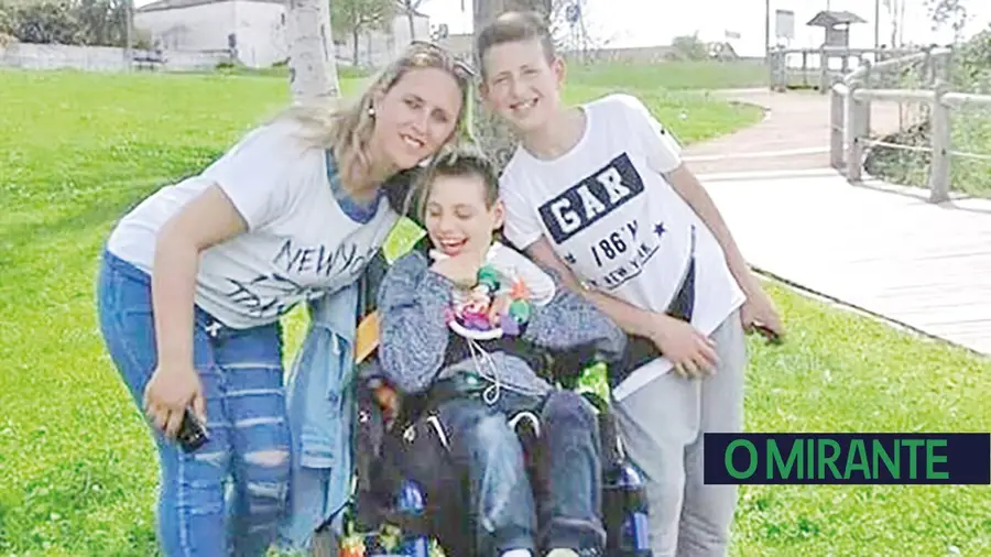 Jovem de Abrantes precisa de uma nova cadeira de rodas Jovem de Abrantes precisa de uma nova cadeira de rodas