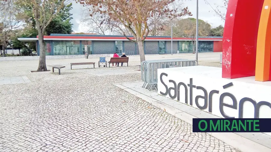 Falta rematar  à baliza