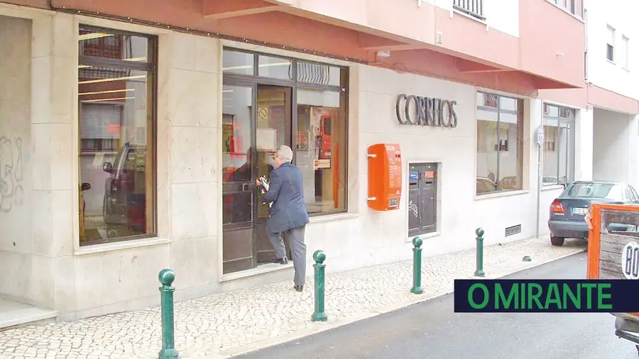 Vila Franca de Xira perde a paciência com mau serviço dos CTT Vila Franca de Xira perde a paciência com mau serviço dos CTT