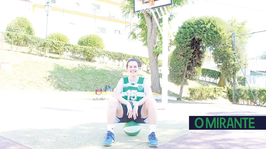 Mariana Cegonho joga basquetebol no Sporting mas o seu grande orgulho é jogar na selecção