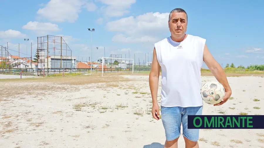 Bragadense é o único clube de bairro que joga num pelado e que perdeu o desporto jovem Bragadense é o único clube de bairro que joga num pelado e que perdeu o desporto jovem