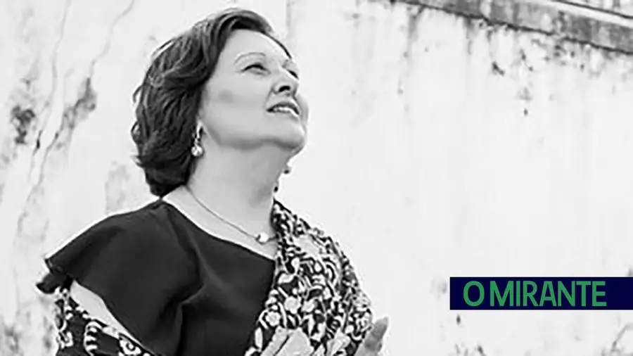 Morreu a fadista azambujense Fátima Regateiro