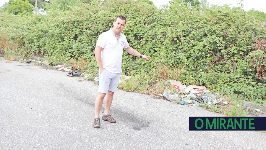 Parque de estacionamento de camiões - Cartaxo Parque de estacionamento de camiões - Cartaxo