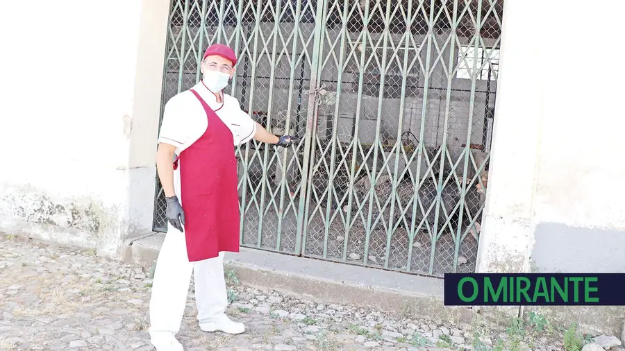 Antigo mercado de Salvaterra de Magos é uma nódoa no centro da vila Antigo mercado de Salvaterra de Magos é uma nódoa no centro da vila