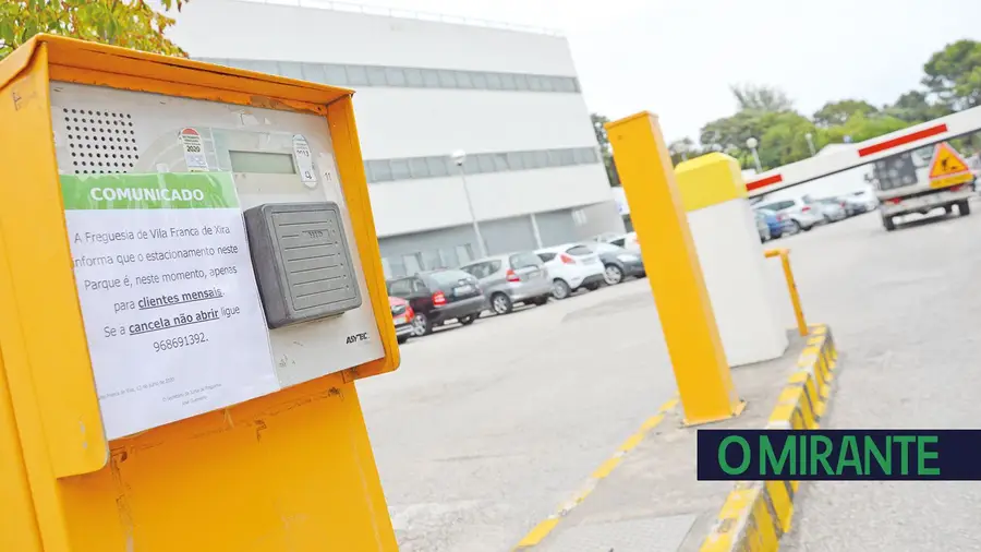 Fecho do parque da Junta de VFX dá dores de cabeça aos condutores Fecho do parque da Junta de VFX dá dores de cabeça aos condutores