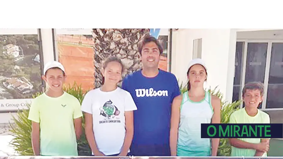 Jovens tenistas de Santarém em bom plano no Algarve