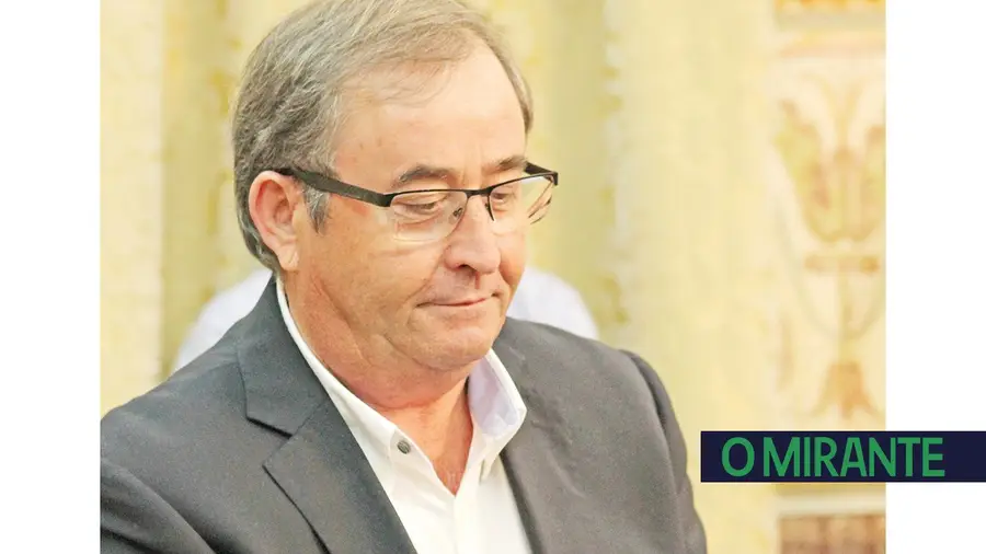 GNR manda parar obras ao domingo em Alcanede por causa do ruído GNR manda parar obras ao domingo em Alcanede por causa do ruído