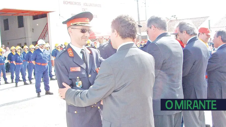 Os bombeiros não são mendigos nem coitadinhos Os bombeiros não são mendigos nem coitadinhos