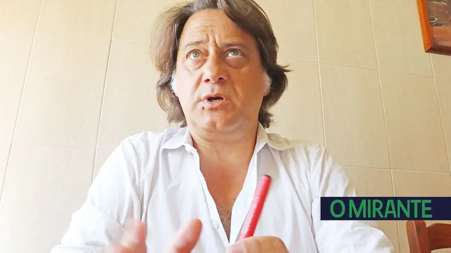 Oposição no Cartaxo quer dinheiro poupado do FAM destinado às famílias e economia local Oposição no Cartaxo quer dinheiro poupado do FAM destinado às famílias e economia local