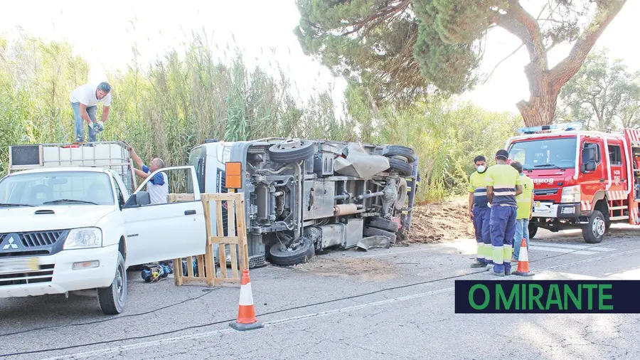 Acidente provoca derrame de ácido sulfúrico na Raposa Acidente provoca derrame de ácido sulfúrico na Raposa