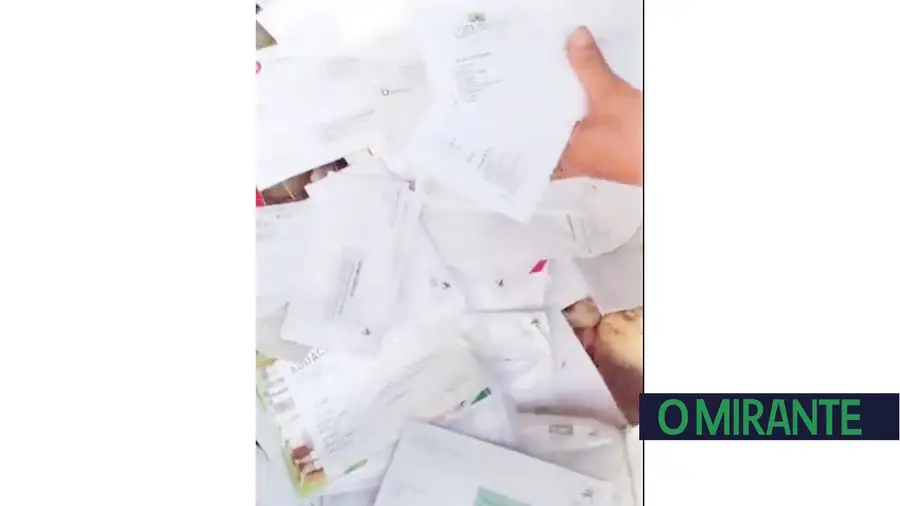 Há carteiros... e carteiros Há carteiros... e carteiros