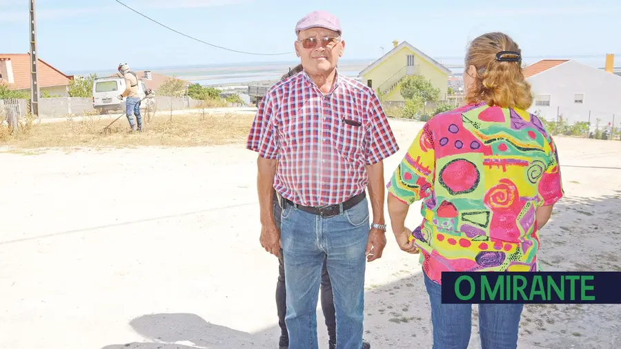 Duas dezenas de famílias vivem em Alverca sem saneamento básico Duas dezenas de famílias vivem em Alverca sem saneamento básico