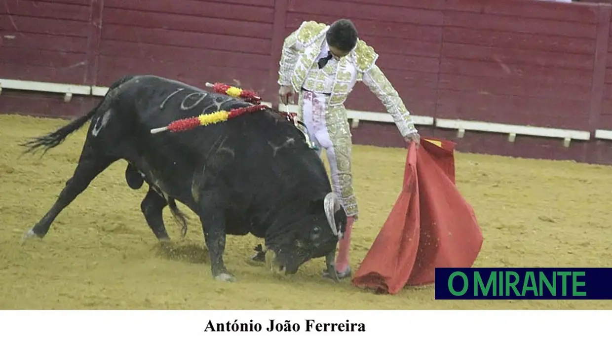 Corrida de toiros no Campo Pequeno em noite de homenagens