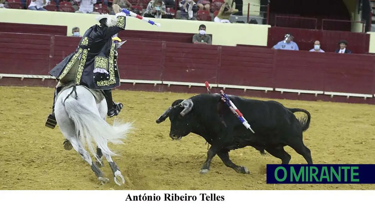 Corrida de toiros no Campo Pequeno em noite de homenagens