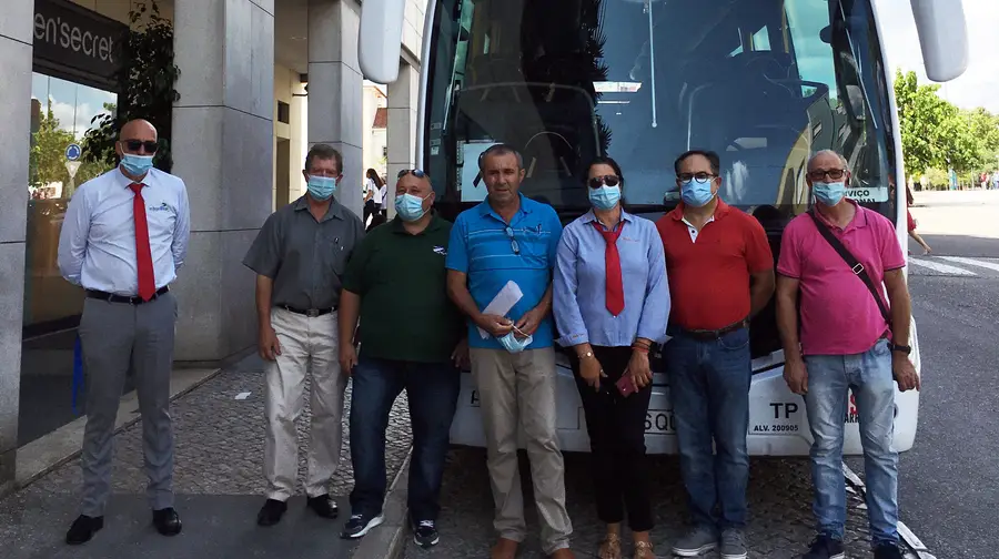 Empresários de transportes de turismo querem ajuda do Governo Empresários de transportes de turismo querem ajuda do Governo