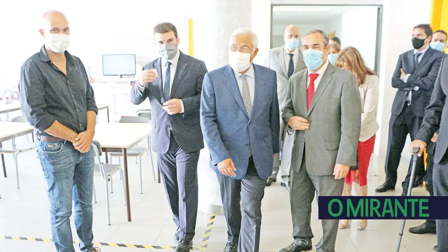 Primeiro-ministro promete em Benavente mais funcionários para as escolas Primeiro-ministro promete em Benavente mais funcionários para as escolas