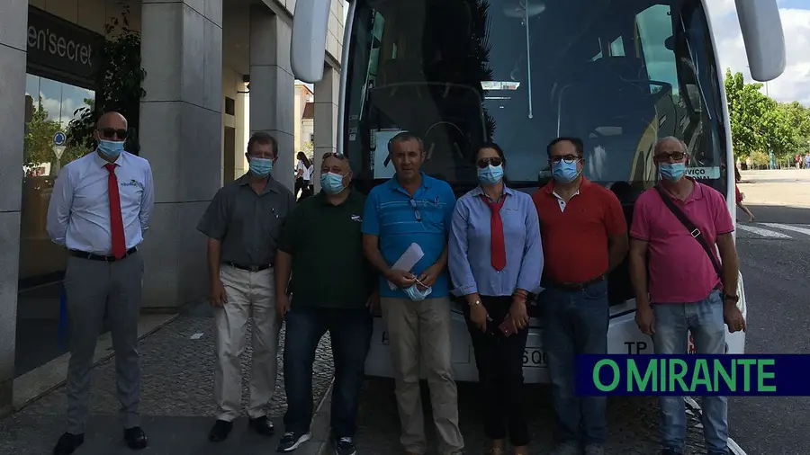 Empresários de transportes de turismo querem ajuda do Governo Empresários de transportes de turismo querem ajuda do Governo