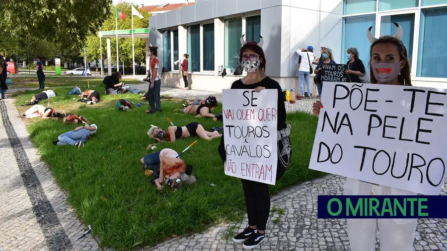 O movimento Acção de Defesa Animal O movimento Acção de Defesa Animal