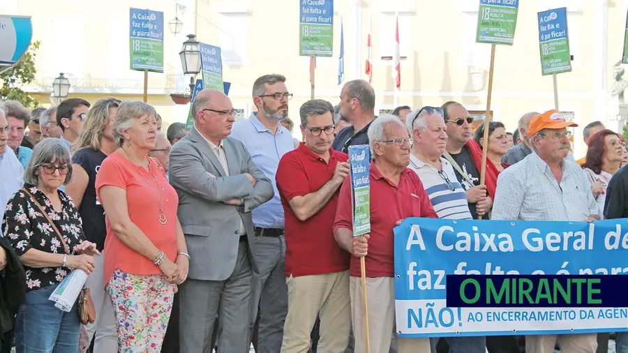Depois dos balcões a Caixa desligou os multibancos em Alhandra e Forte da Casa Depois dos balcões a Caixa desligou os multibancos em Alhandra e Forte da Casa